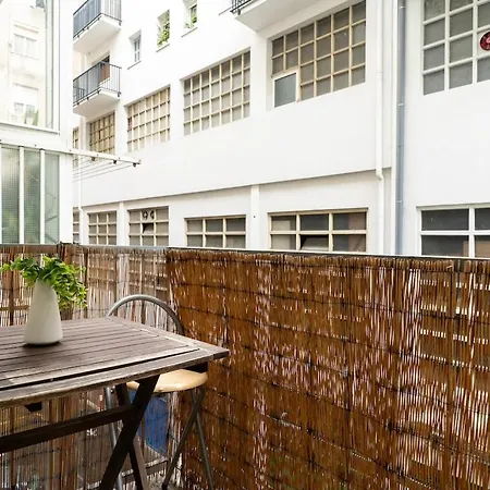 Orleans - 3 Bedrooms - Open Kitchen *